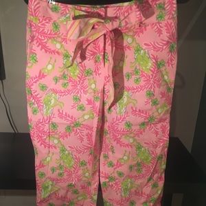 Lilly Pulitzer capris with tie belt